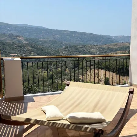 Alojamento de Acomodação e Pequeno-almoço Ca'del Borgo Ogliastro Cilento