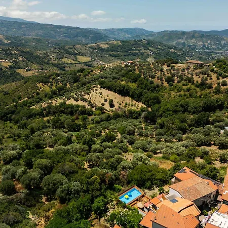 Ca'del Borgo Bed & Breakfast 4*
